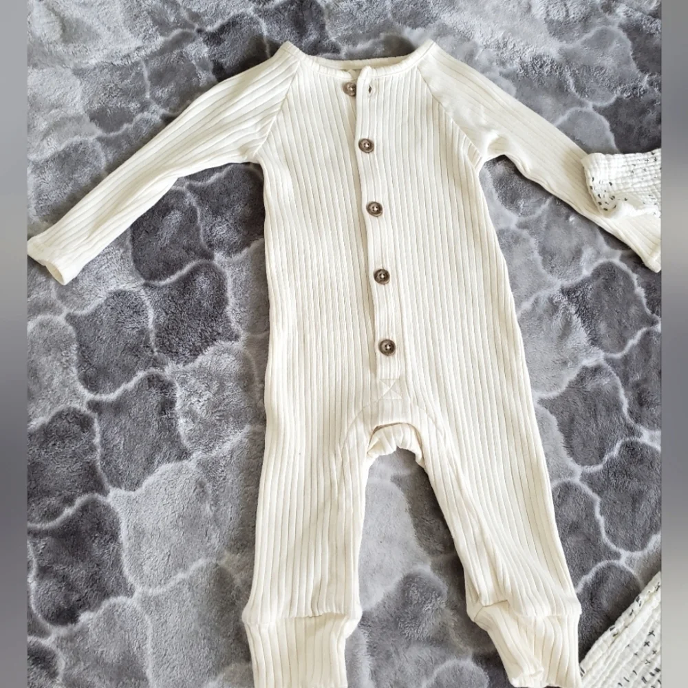 Grayson Collection Baby Outfit Set Of 2 Size 6-9M